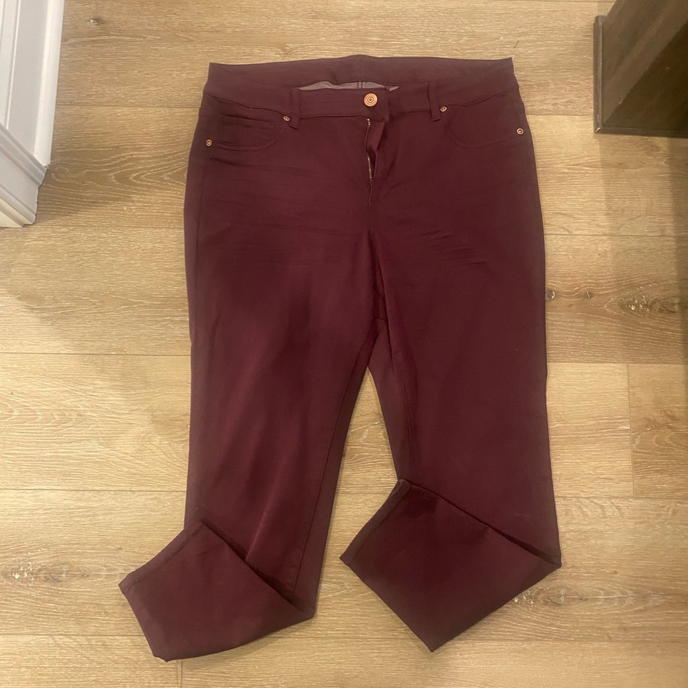 Maurices jeans, plum color, Sz 18